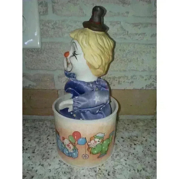 Vintage Animated Porcelain Wind Up Musical Clown in Drum With Hand Over Mouth - Picture 2 of 6